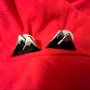 Mountain Earrings Stud - Black and Silver